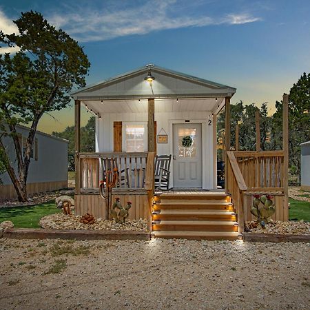 Lucky Star Ranch - Stargazer Hotel Tarpley ภายนอก รูปภาพ