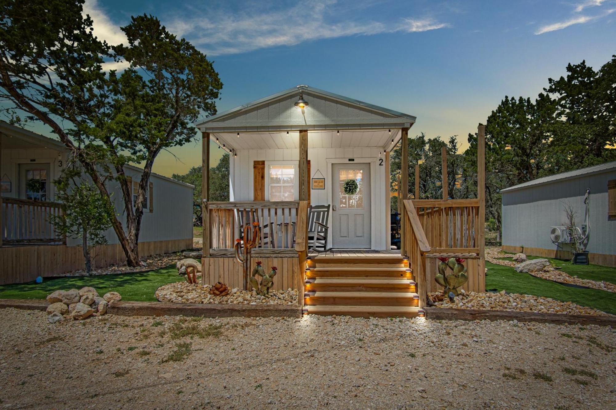 Lucky Star Ranch - Stargazer Hotel Tarpley ภายนอก รูปภาพ